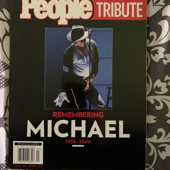 Michael Jackson Tribute Magazine - Picture 1 of 2